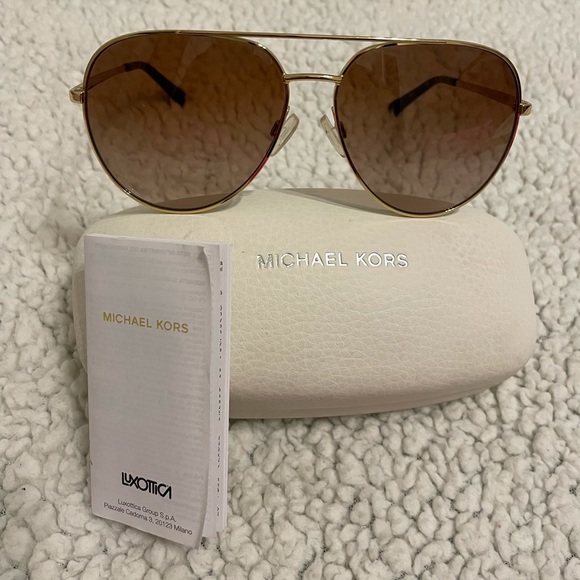 Michael Kors Aviator Sunglasses😎🔥🔥🔥